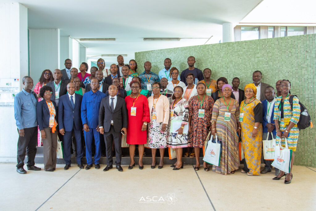 Du 23 au 24 Novembre 2023 a eu lieu le 3ème  Congrès de Santé Publique Côte d’Ivoire, organisé tous les deux (02) ans par l'Institut National de Santé Publique (INSP).  Cette 3ème édition a mis en lumière les défis sanitaires auxquels la jeunesse ivoirienne et africaine est confrontée.