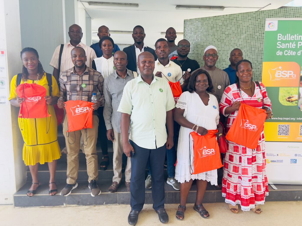 Le jeudi 20 février 2025, l’Institut National de Santé Publique de Côte d’Ivoire (INSP) a abrité un atelier de réflexion sur la contribution des organisations de la société civile (OSC) de la santé, dans la promotion et la diffusion de l’information sanitaire. Les OSC présentes à l’atelier se sont abonnés sur le champ au BSP-CI ont pris l’engagement de collaborer avec le comité de gestion du BSP-CI.
